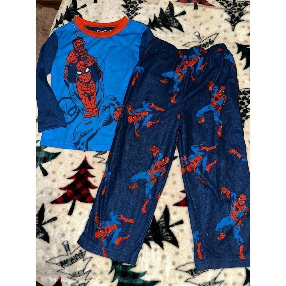 Spiderman Boys Pajamas 4T blue Fleece Long Sleeve Super Hero Cartoon Blue Marvel